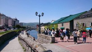 小樽運河沿いを散策して食べ歩く小樽観光デートからはじめよう